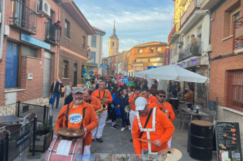 Éxito de participación y público en el Desfile de Disfraces de Carnaval