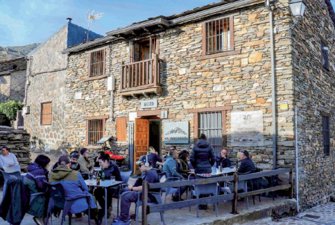 La Tarihuela, restaurante, gin-bar y centro turístico en uno de los Pueblos Más Bonitos de España