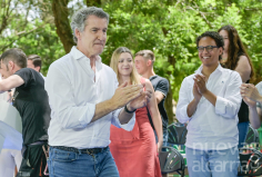 Feijóo dice que Sánchez no está 