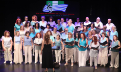 Los coros de la Escuela Municipal de Música cierran el curso llenando la Casa de la Cultura
