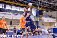 El Balonmano Guadalajara inauguró su calendario de amistosos en el David Santamaría midiéndose al H.C. Eivissa