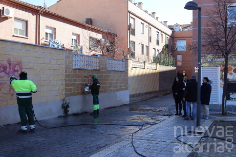 Azuqueca pone en marcha una campaña especial de limpieza para eliminar 400 grafitis