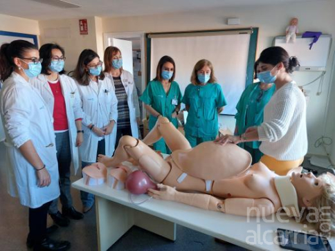 El Gobierno de Castilla-La Mancha avanza en la formación sanitaria con la compra de un moderno simulador de partos para el Área Integrada de Guadalajara 