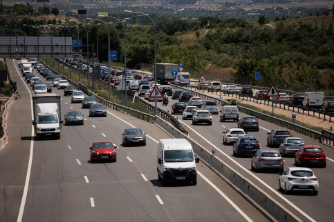 Retenciones en las principales carreteras en el inicio del puente de agosto