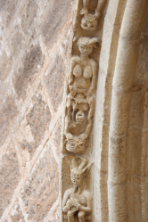 Las siete figuras diabólicas de una iglesia románica alcarreña