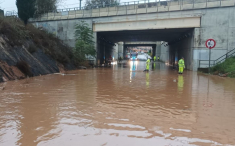 Una balsa de agua corta el acceso a Guadalajara por carretera desde Cabanillas