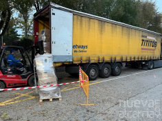 Un camión tráiler lleva a Valencia la ayuda de Azuqueca para las personas damnificadas por la Dana