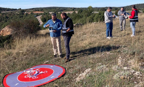 ADEL, con la colaboración de APAG, formó a 17 nuevos pilotos de drones