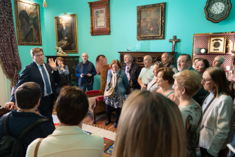 Cerca de 200 personas conocen la Diputación en su 212º aniversario