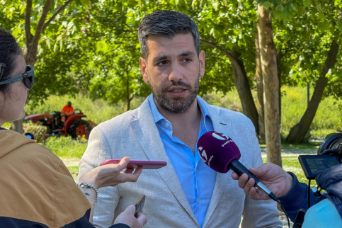 El Ayuntamiento de Guadalajara refuerza el desbroce de zonas verdes con un despliegue sin precedentes de personal y maquinaria