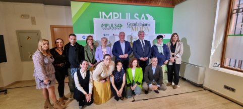 Alumnos de la Escuela de Arte Elena de la Cruz se estrenan en la pasarela Guadalajara es Moda 