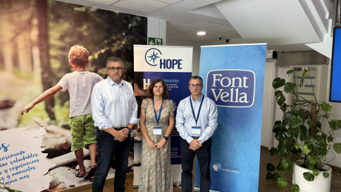 La presidenta de CEOE-CEPYME Guadalajara visita la fábrica de Font Vella de Sigüenza