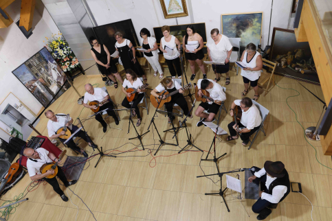 La Rondalla de Almonacid emociona con su concierto de fin de curso