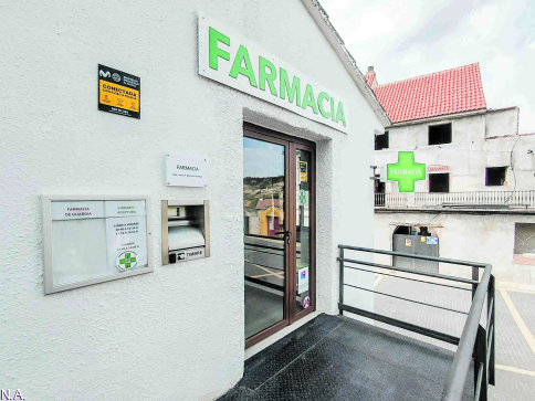 Pareja recupera  su farmacia gracias  al impulso de FADETA