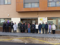 Minuto de silencio en la Subdelegación del Gobierno por el asesinato machista ocurrido en Madrid
