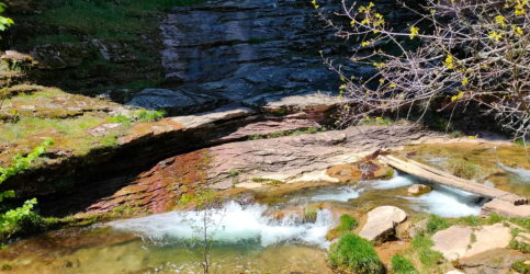 Recreamos una experiencia paisajística en un hotel del Alto Tajo que pone sus ‘cimientos’ en El Recuenco