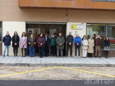 Minuto de silencio en la Subdelegación del Gobierno por los asesinatos machistas ocurridos en Tarragona y Valencia
