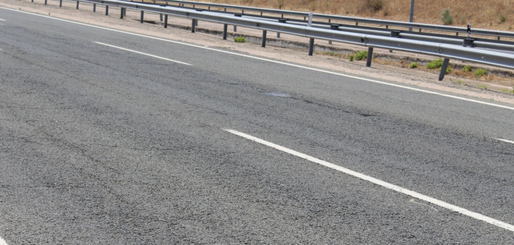 La borrasca Ingrid hace aflorar las grietas y baches de una A-2 muy parcheada