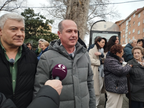 Rojo denuncia junto a los vecinos el 