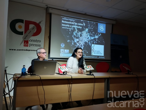 Zamorano aboga por “descontaminar” y preservar los cielos oscuros y estrellados