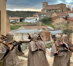Los Vaquillones de Robledillo de Mohernando mantienen viva la llama del Carnaval