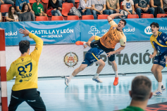 El Sanicentro BM Guadalajara, ante un duelo clave por la permanencia frente al Recoletas Atlético Valladolid