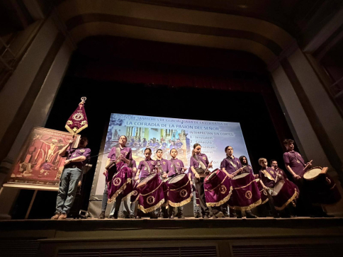 Guadalajara estrecha lazos con Medina de Rioseco en la presentación de su Semana Santa con la presencia180 cofrades