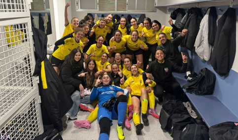 Campeón de liga y ascenso a Preferente, la temporada perfecta del Salesianos senior femenino