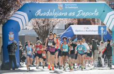 Pablo del Saz y Clara Baiochi se imponen en la Carrera Solidaria de Central Óptica