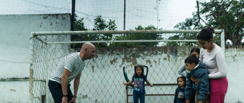 El guadalajareño Nuko Romero impulsa el documental “Ataxia SCA7: La muerte en la sangre”, premiado en los European Newspaper Award