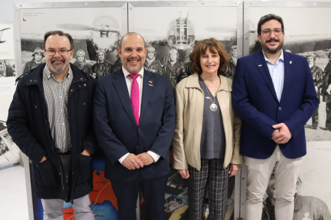 Homenaje a los aviadores del Campo X de Azuqueca y a las fuerzas aéreas de la República