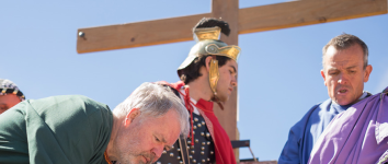 Trillo cierra una Semana Santa multitudinaria y llena de emoción con el regreso del Vía Crucis viviente