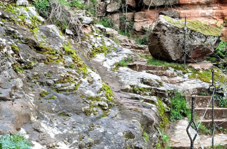 Fallece un varón de 60 años tras caer por las escaleras del mirador del Santuario de la Virgen de la Hoz en Ventosa