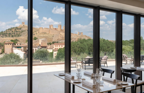 Paradores firma con CSIF una subida salarial del 16% hasta 2028