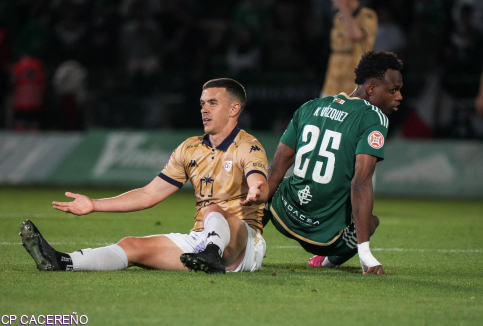 Un Deportivo superior no pasa del empate en Cáceres