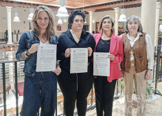 AFA Guadalajara recibe 4.350 euros de la Asociación de Amigos de la Biblioteca