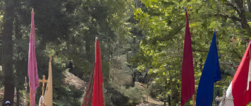 El Montesino congrega a centenares de fieles en su tradicional romería de las siete banderas