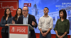 El PSOE exige la dimisión de Guarinos y la acusa de fabricar un bulo con la zona azul