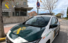 Roba una furgoneta de reparto en Azuqueca y lo pillan abriendo los paquetes en Alcalá gracias al GPS