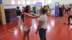 Alovera celebra un taller para defensa personal de mujeres con varios profesionales.