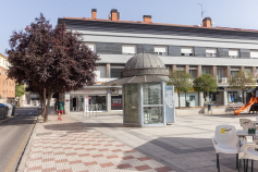 El Ayuntamiento retira seis quioscos en desuso y reubicará el de la plaza de la Llanilla en la Concordia como punto de información