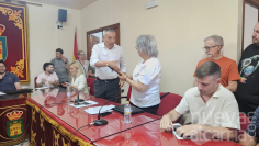 Carmen Blázquez, nueva alcaldesa de Pioz tras prosperar una moción de censura en un pleno bronco y cargado de tensión