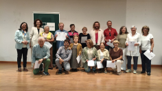 Brihuega clausura los Cursos Sénior de la UNED 2025-2026 con la entrega de diplomas