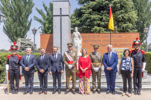 La Academia de Ingenieros conmemora San Fernando en un acto marcado por el prestigio militar y la tradición