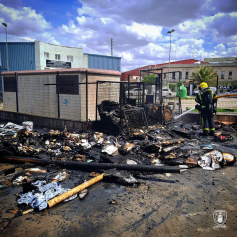 Incendio en una nave industrial del polígono Cantos Blancos de Cabanillas