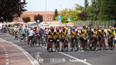 Cerca de 180 ciclistas pedalean en la III Marcha 'Un Rincón para Lía' a favor de NIPACE