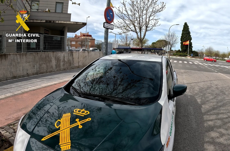 Detenida la empleada de un servicio postal y su pareja por robar 21 móviles en Azuqueca