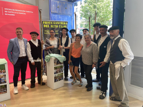 Los gancheros del Alto Tajo llegan a Gran Vía en la presentación de la XXX edición de su fiesta