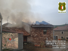 Un rayo impacta en una vivienda de Aragoncillo y provoca un incendio 