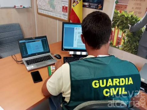 La Guardia Civil esclarece cuatro estafas cometidas a través de internet por el método del “Man in the Middle”